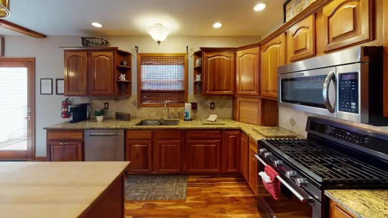 Grand Tara Lodge Kitchen